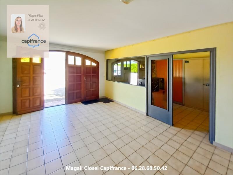 Maison - 216 m² - 9 pièces