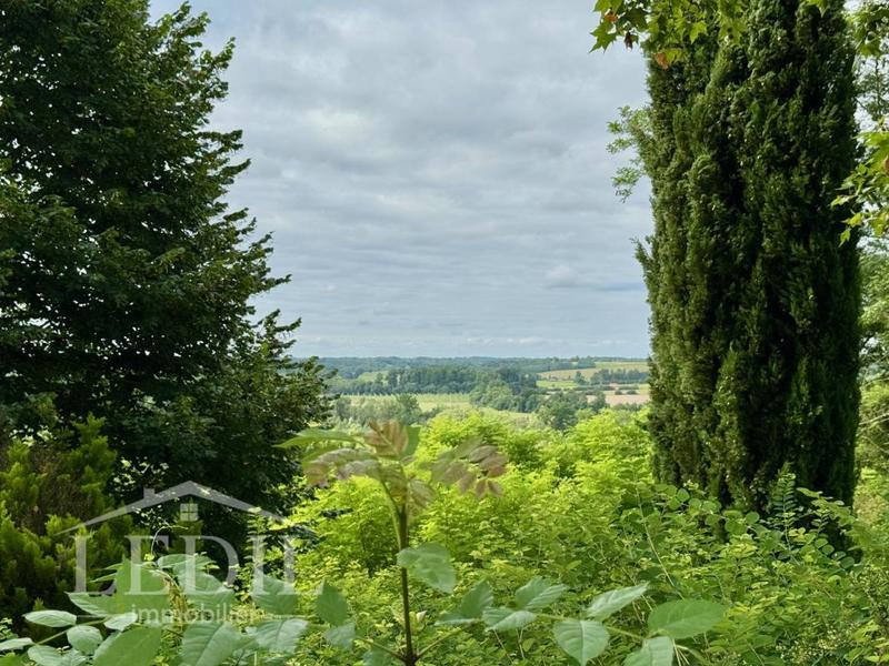 Maison - 424 m² - 7 pièces