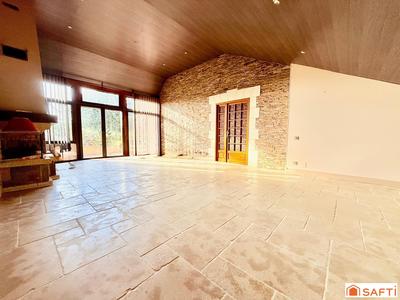 Maison - 197 m² - 7 pièces
