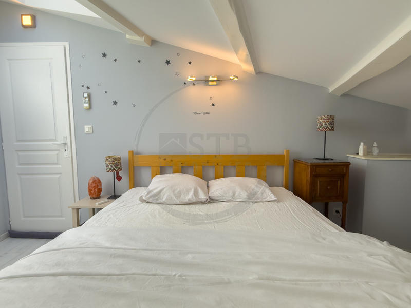 Maison - 198 m² - 6 pièces