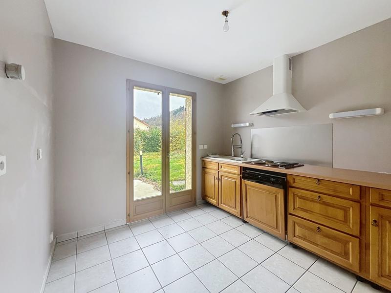 Maison - 92 m² - 5 pièces