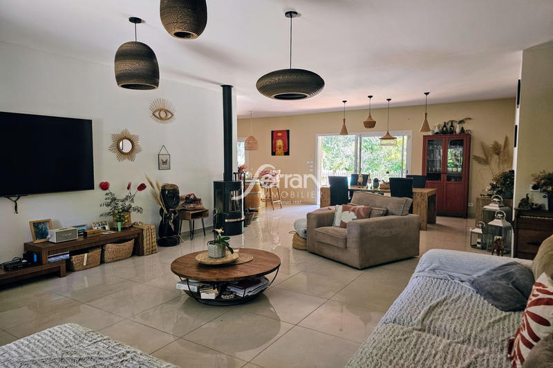 Maison - 200 m² - 7 pièces