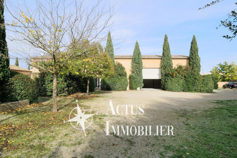 Maison - 202 m² - 7 pièces