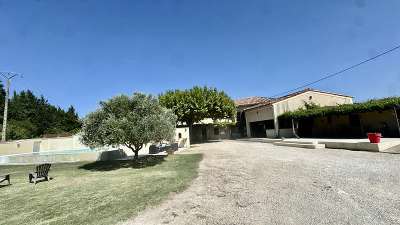 Maison - 250 m² - 5 pièces