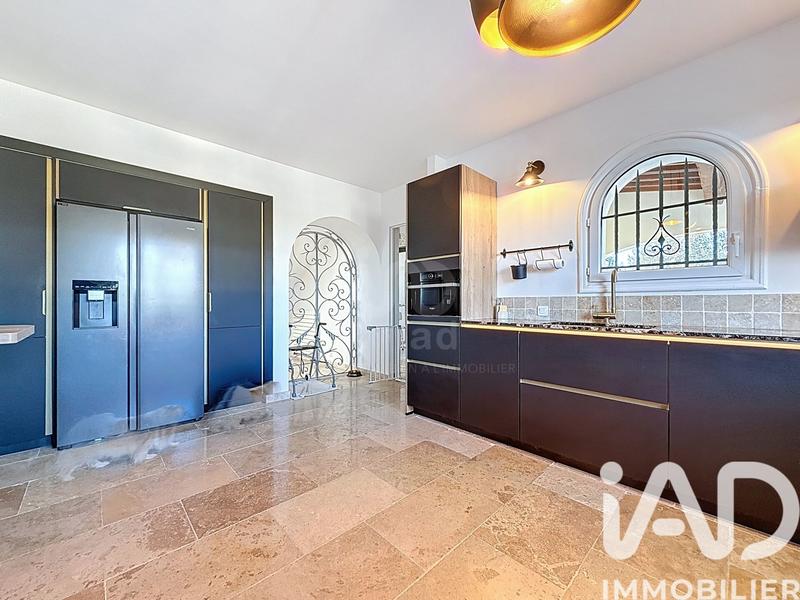 Maison - 251 m² - 7 pièces