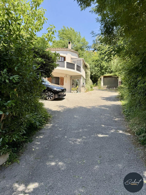 Appartement - 94 m² - 4 pièces