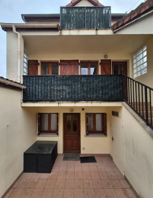 Immeuble - 68 m² - 3 pièces