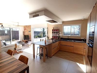 Maison - 104 m² - 5 pièces