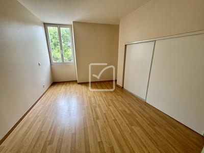 Maison - 80 m² - 5 pièces