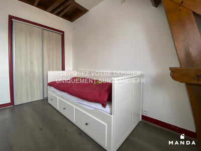 Chambre - 12 m² - 8 pièces