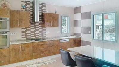 Maison - 210 m² - 7 pièces