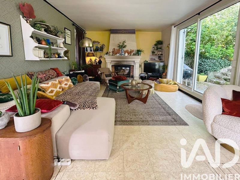 Maison - 230 m² - 8 pièces