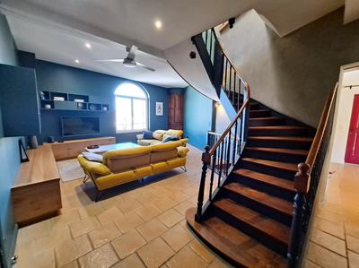 Maison - 276 m² - 11 pièces