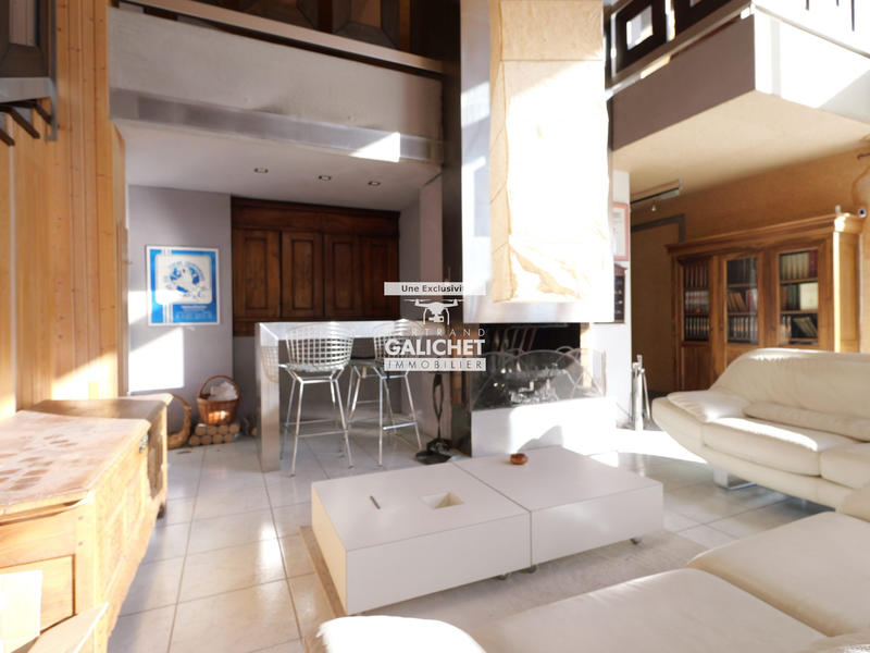 Maison - 412 m² - 8 pièces