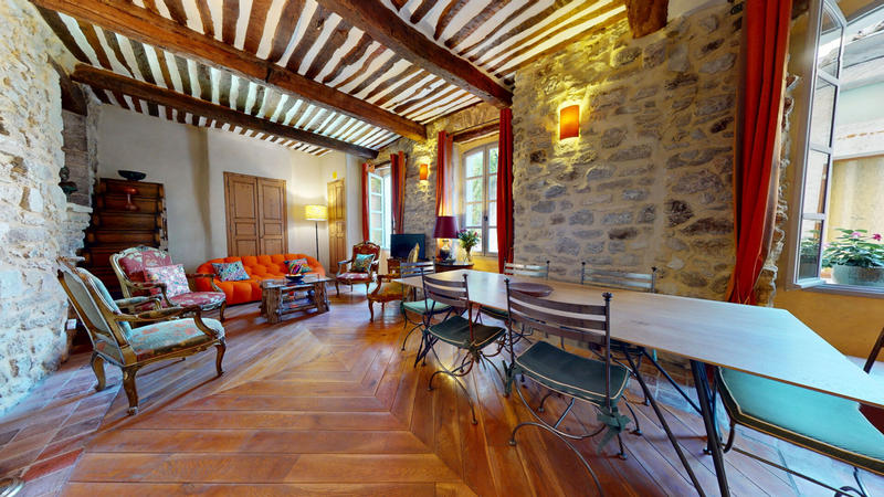 Maison - 397 m² - 11 pièces