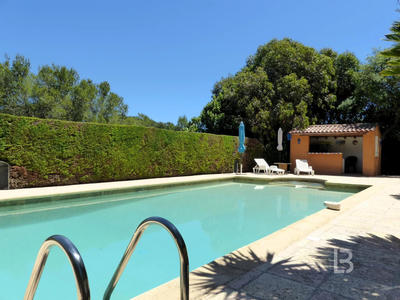 Maison - 229 m² - 9 pièces