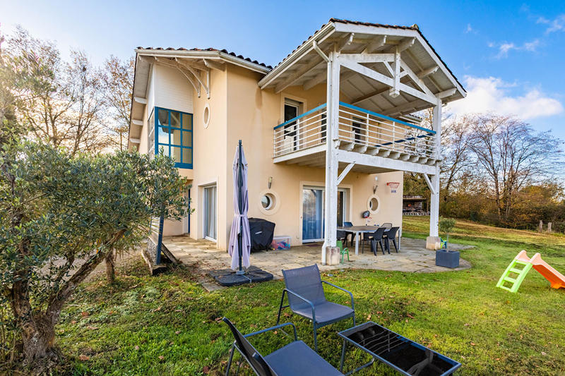 Maison - 142 m² - 6 pièces