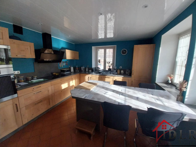 Propriété - 198 m² - 8 pièces