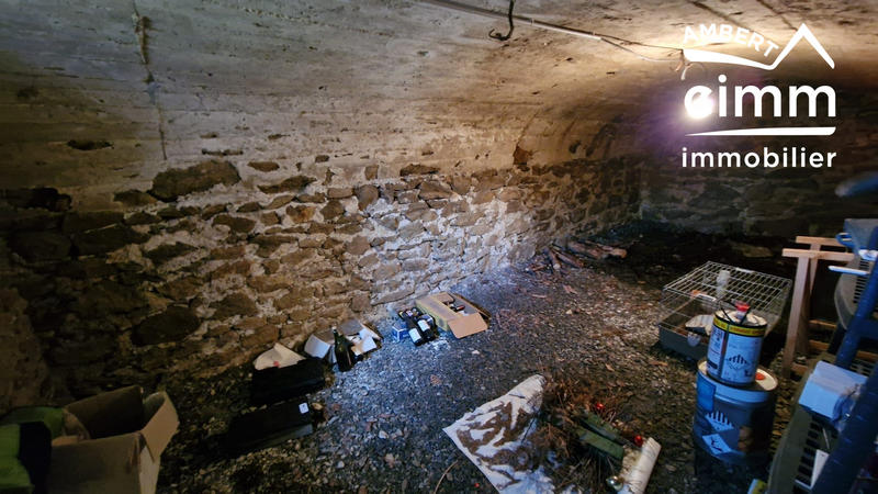 Maison - 225 m² - 8 pièces