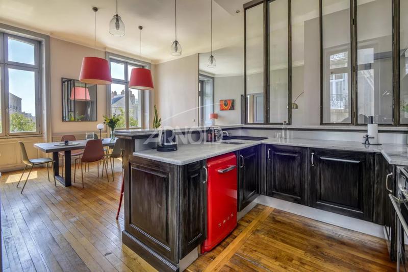 Appartement - 123 m² - 5 pièces