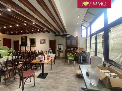 Maison - 335 m² - 16 pièces