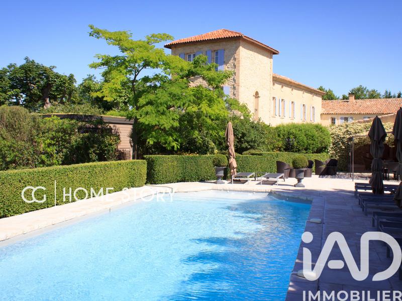 Maison - 788 m² - 18 pièces