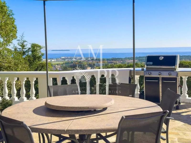 Villa - 319 m² - 5 pièces