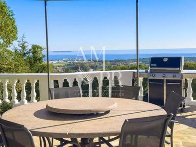 Villa - 319 m² - 5 pièces