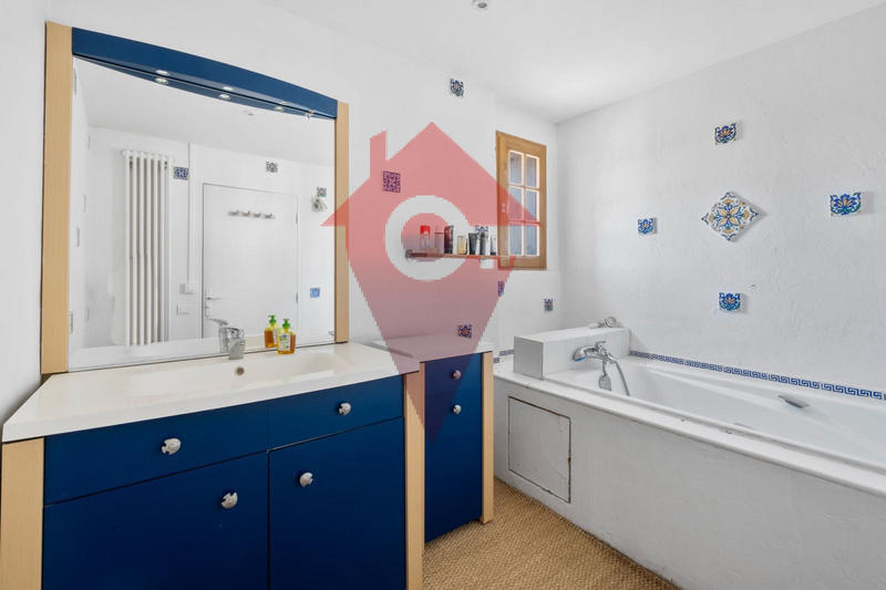 Propriété - 399 m² - 13 pièces