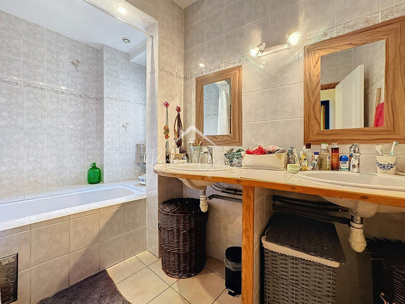 Appartement - 85 m² - 4 pièces