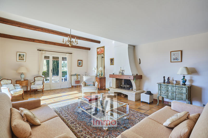 Villa - 200 m² - 7 pièces