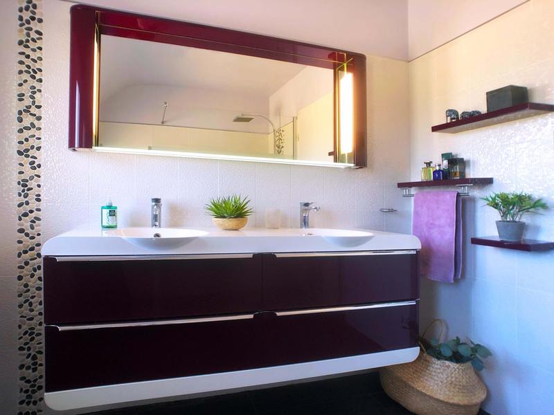 Maison - 305 m² - 10 pièces