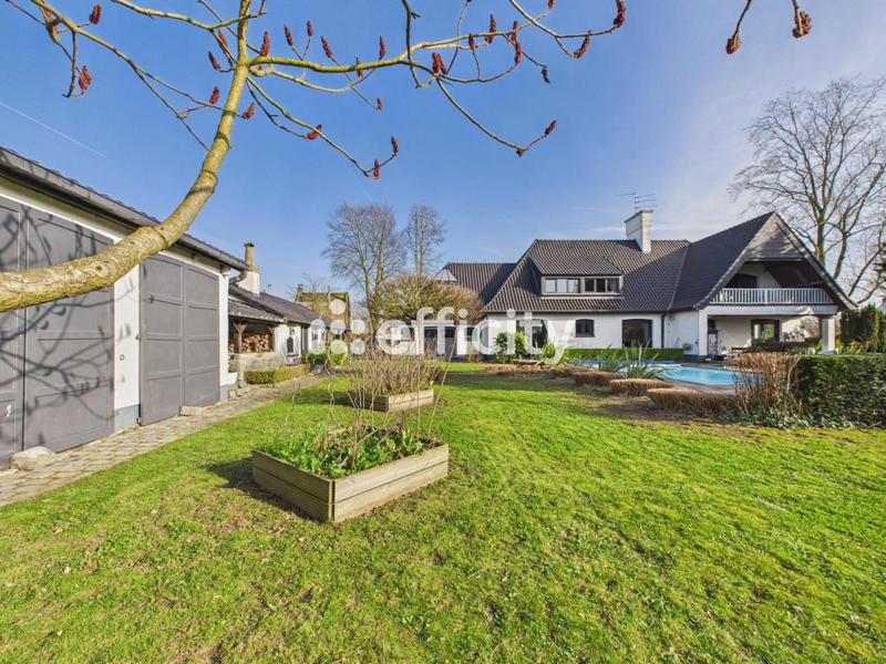 Demeure - 390 m² - 9 pièces