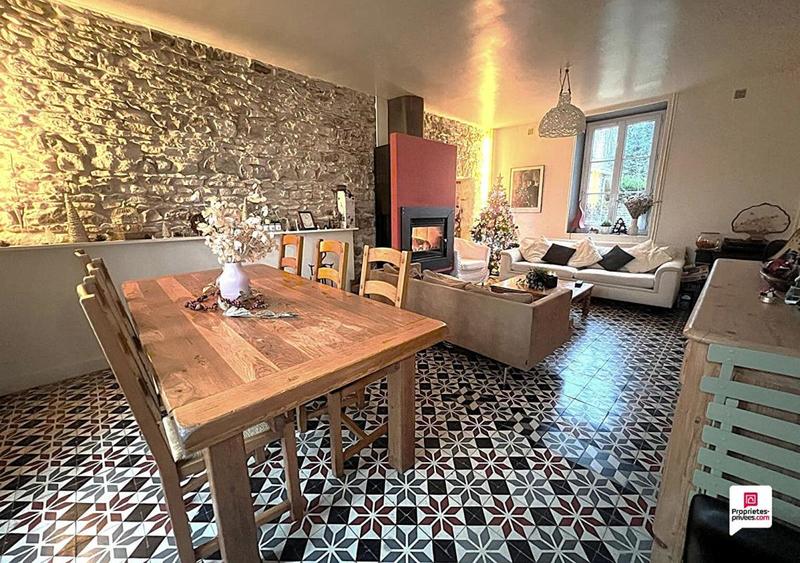 Maison - 162 m² - 8 pièces