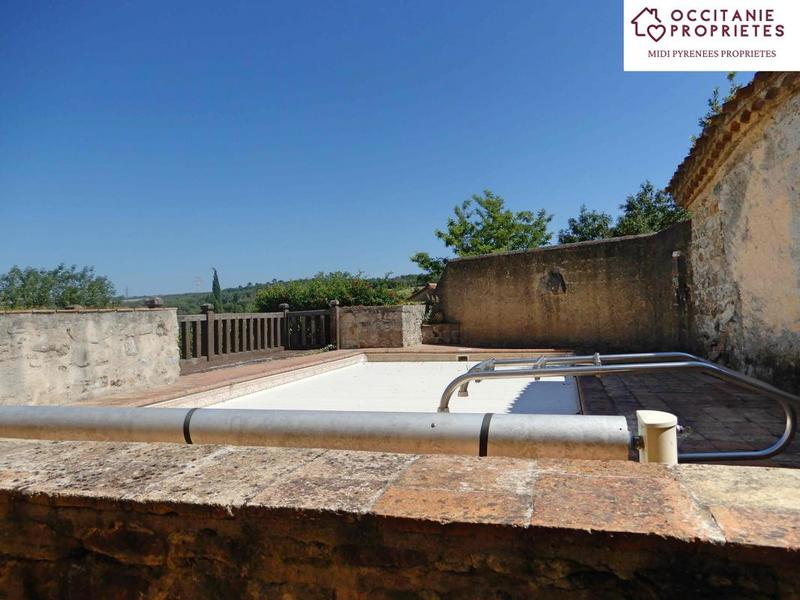 Demeure - 303 m² - 10 pièces