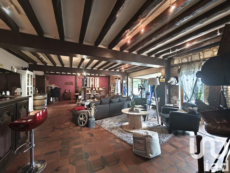 Maison - 250 m² - 7 pièces