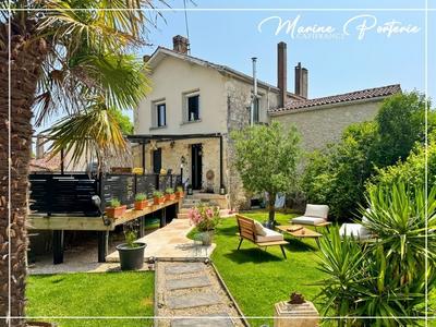 Maison en pierre - 215 m² - 6 pièces