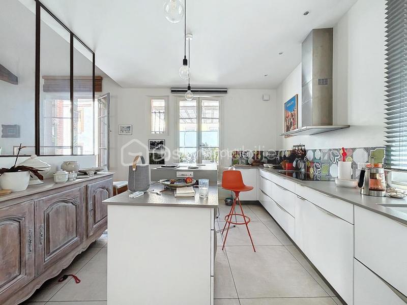 Loft - 151 m² - 5 pièces