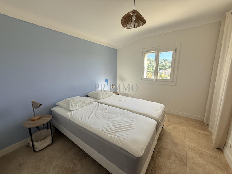 Maison - 250 m² - 12 pièces