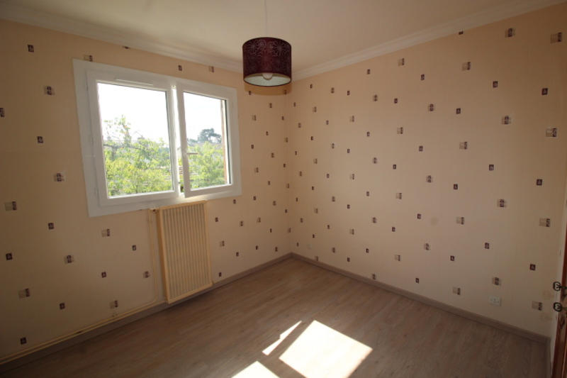 Maison - 92 m² - 6 pièces