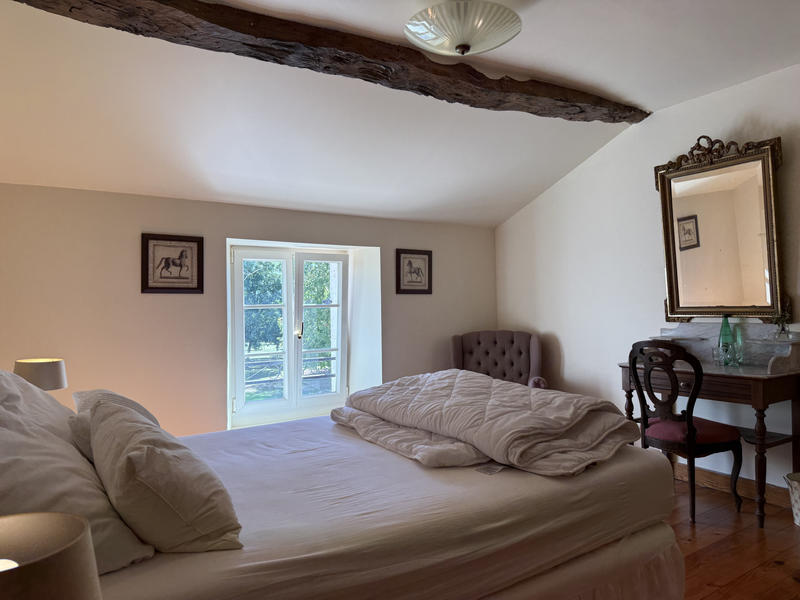 Maison - 280 m² - 10 pièces