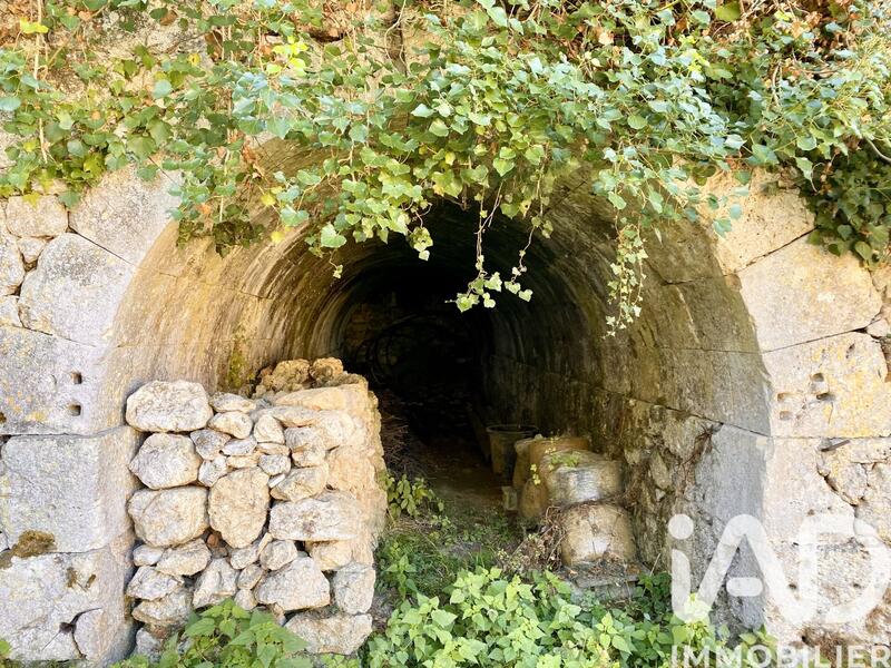 Maison - 220 m² - 12 pièces