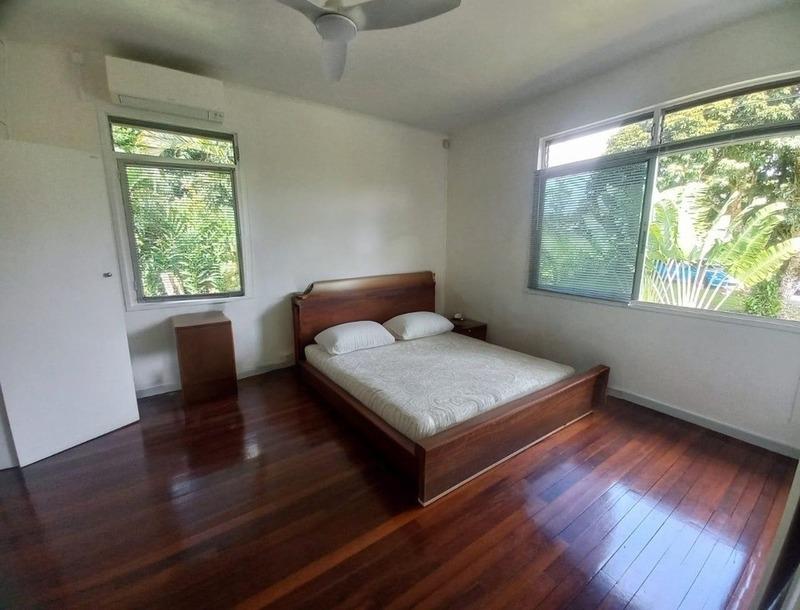 Villa - 257 m² - 9 pièces