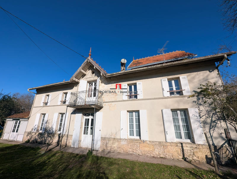 Maison - 290 m² - 6 pièces