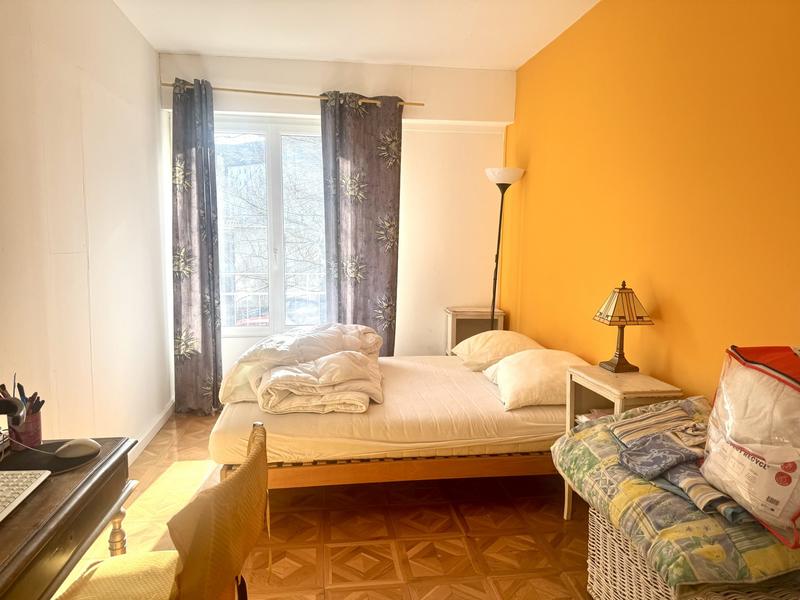 Appartement - 104 m² - 5 pièces