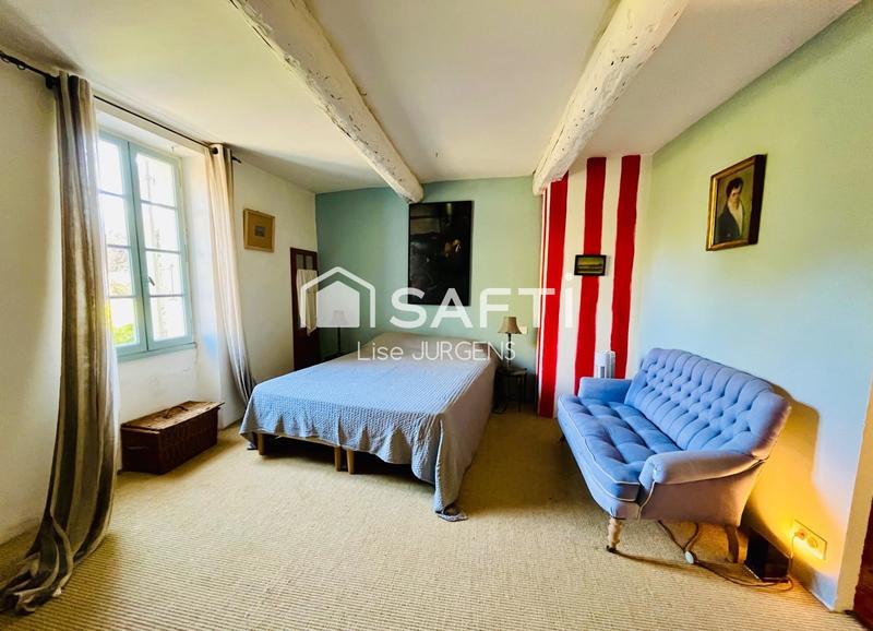 Maison - 300 m² - 10 pièces