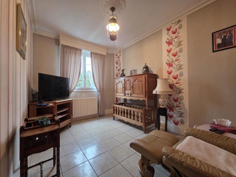 Pavillon - 164 m² - 7 pièces