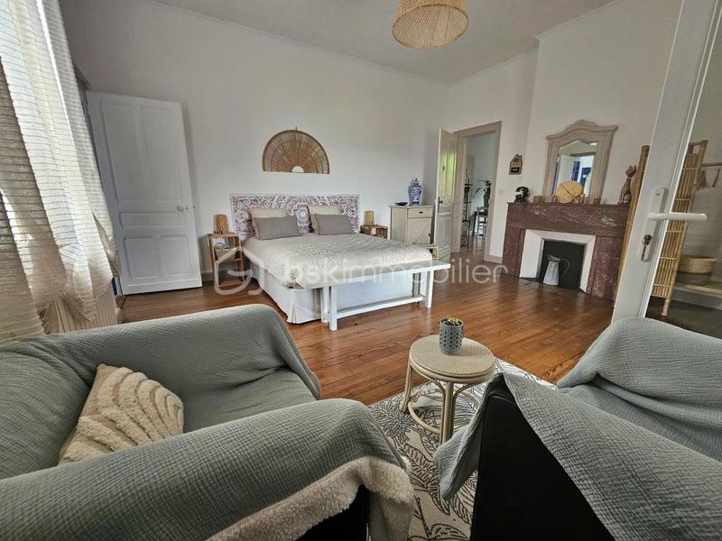 Maison - 265 m² - 8 pièces