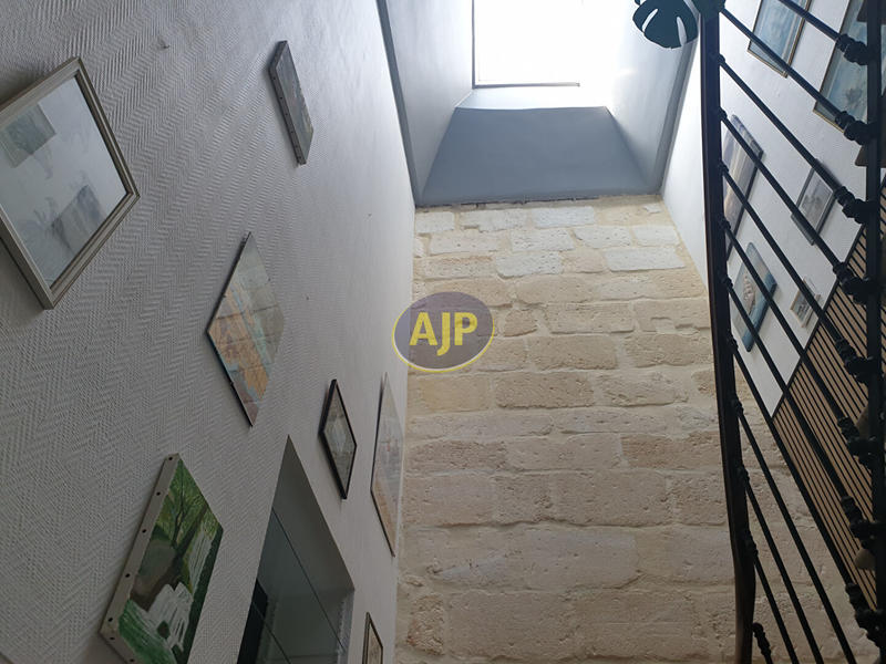 Maison - 169 m² - 6 pièces