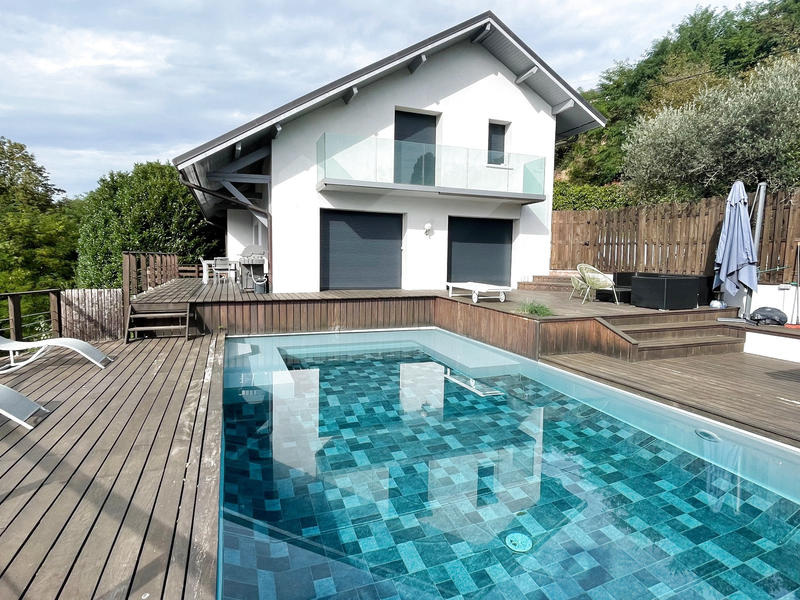 Maison - 226 m² - 6 pièces